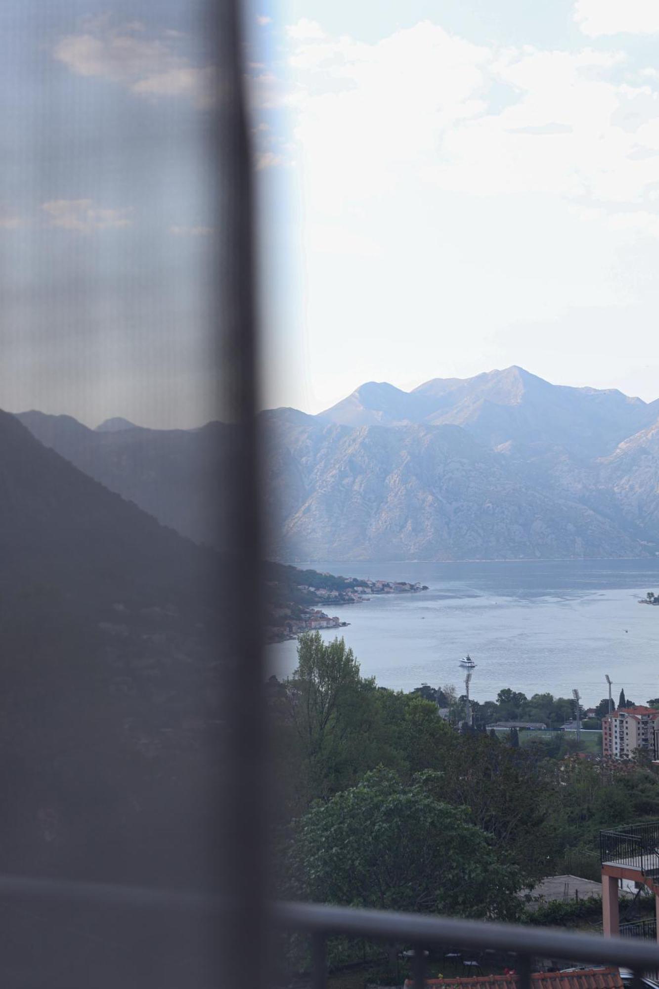 3-Bedroom Apartment With Panoramic Bay Views Kotor Exterior photo