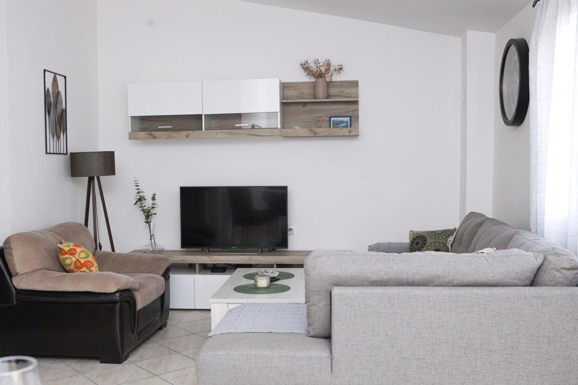 3-Bedroom Apartment With Panoramic Bay Views Kotor Exterior photo