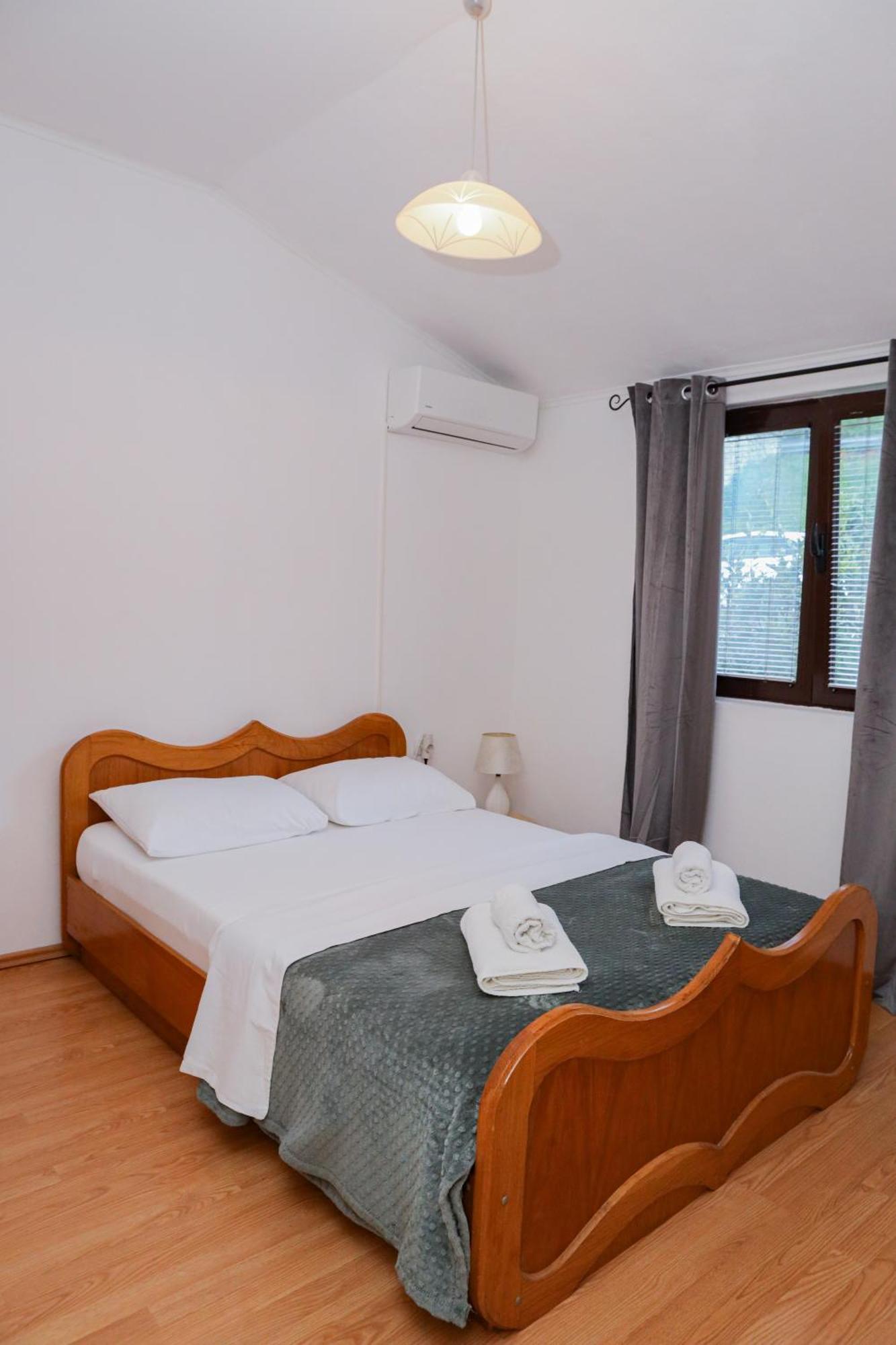 3-Bedroom Apartment With Panoramic Bay Views Kotor Exterior photo