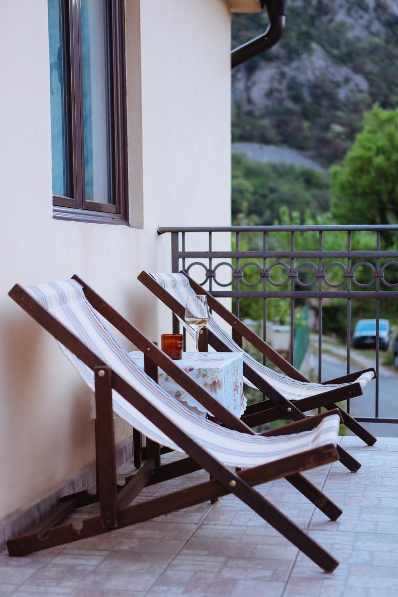 3-Bedroom Apartment With Panoramic Bay Views Kotor Exterior photo