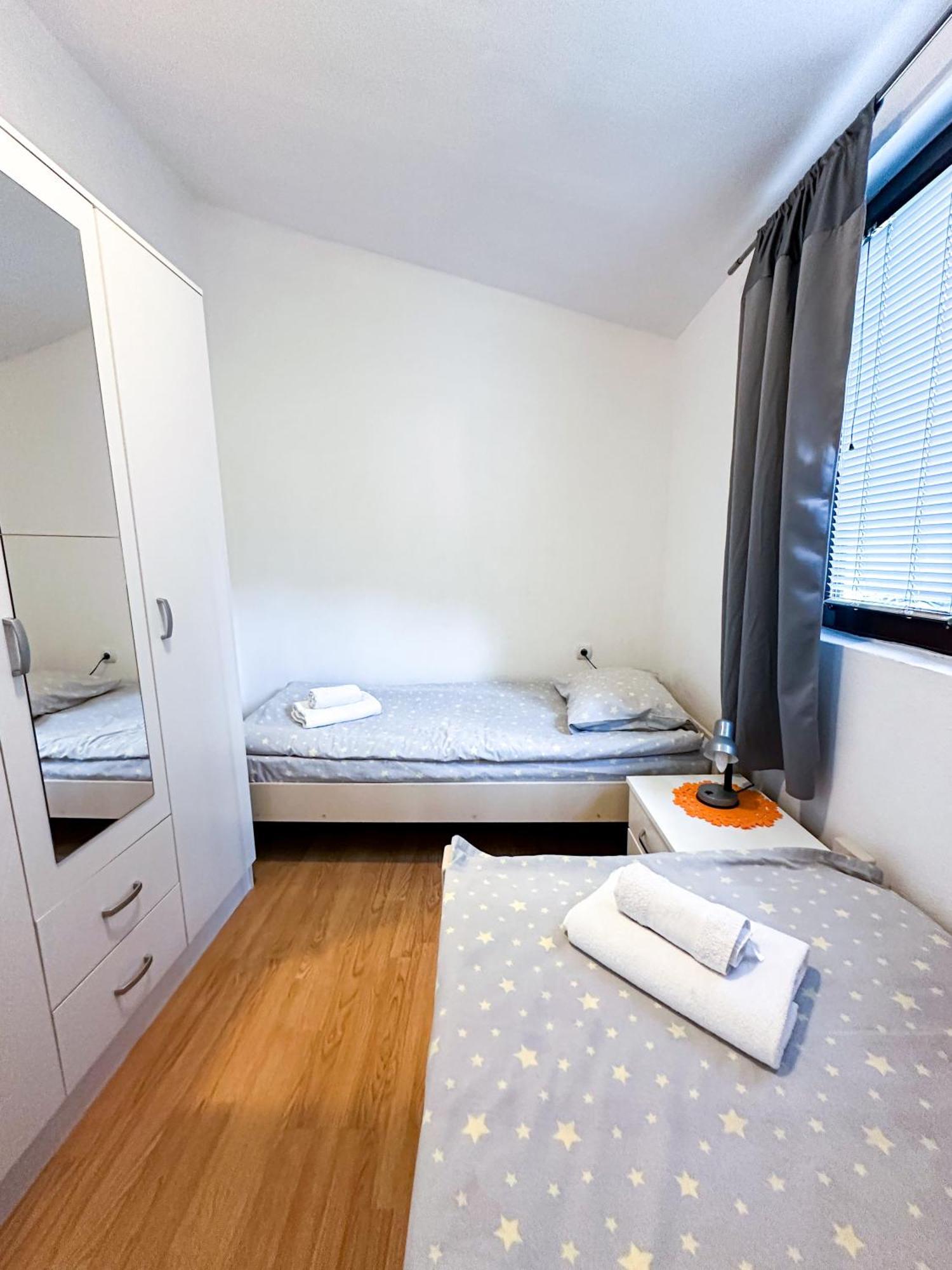 3-Bedroom Apartment With Panoramic Bay Views Kotor Exterior photo